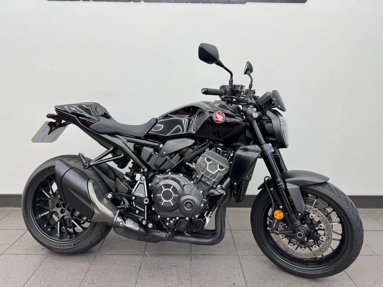 image for HONDA CB1000R BLACK EDITION 2022 71 REG 2,683 MILES BLACK USED MOTORCYCLE 998CC