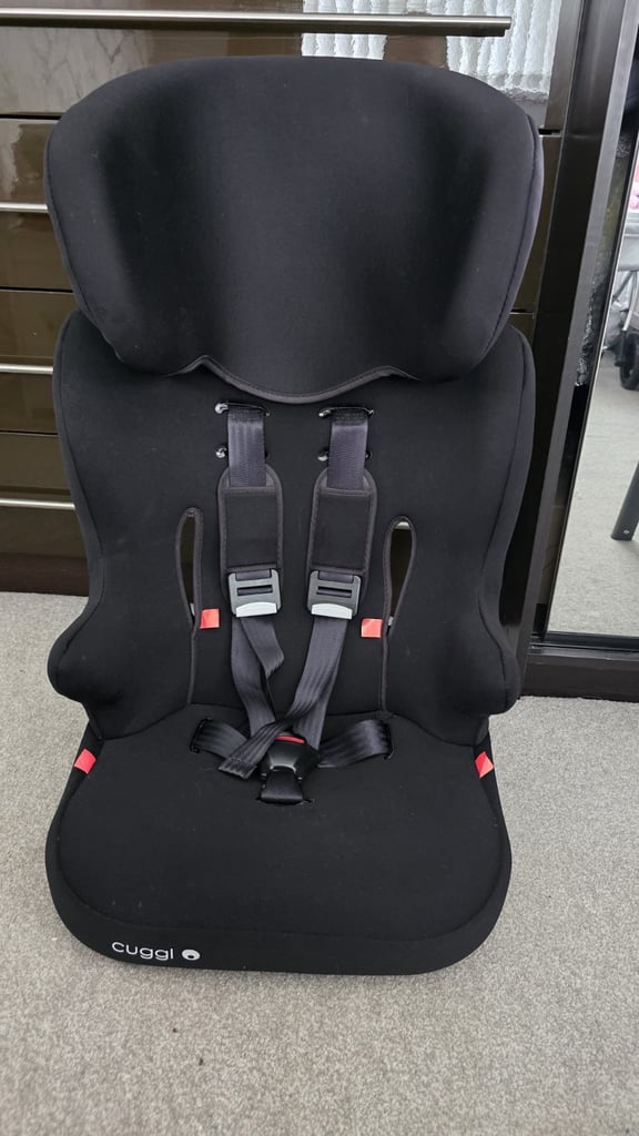 image for Cuggl carseat