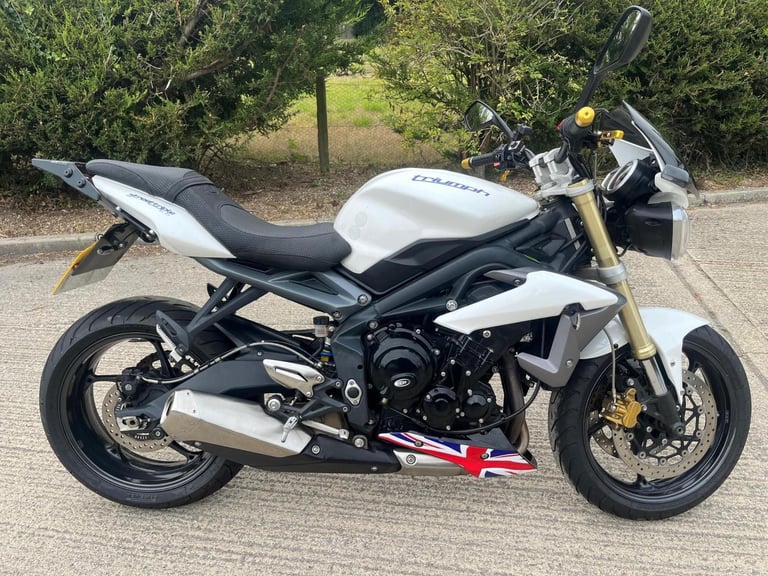 2013 13 TRIUMPH STREET TRIPLE 675 ABS WHITE CLEAN 17k MILES NAKED