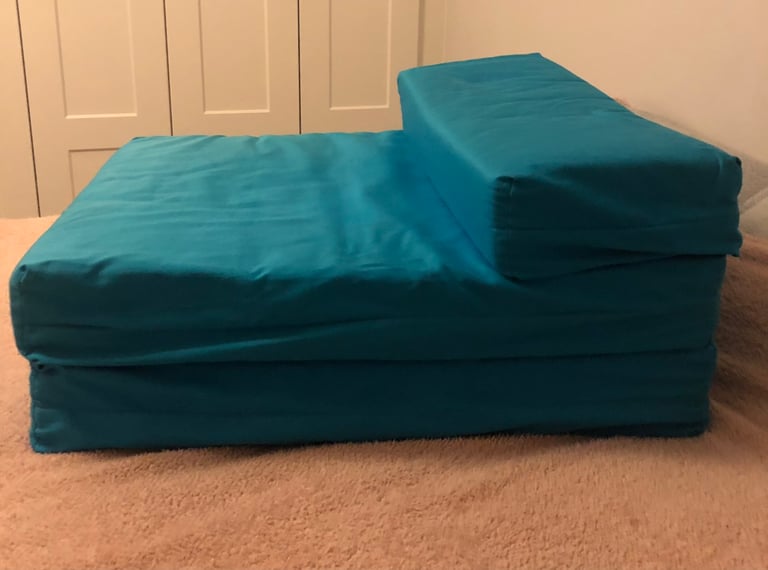 Foldable Z bed chair