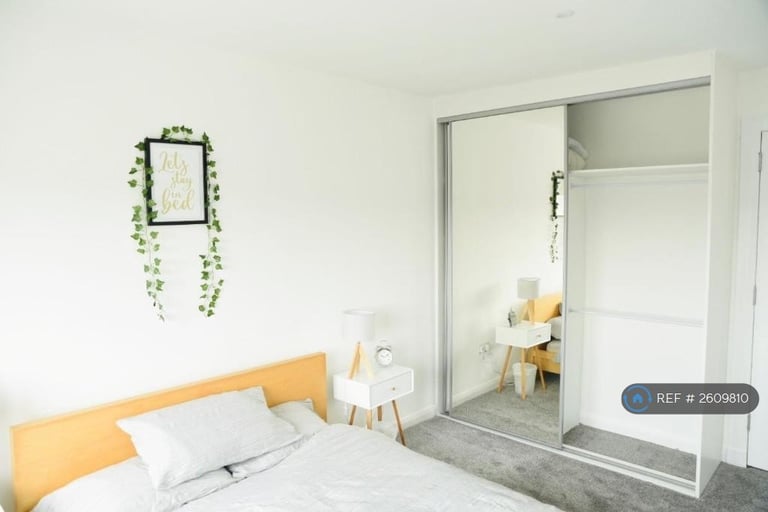 2 bedroom flat in Fettes Row, Edinburgh, EH3 (2 bed) (#2609810)