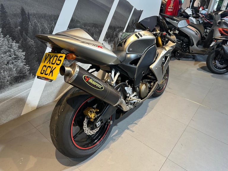 Kawasaki ZX 10 R 2005 with 19,895 miles + Akrapovic 