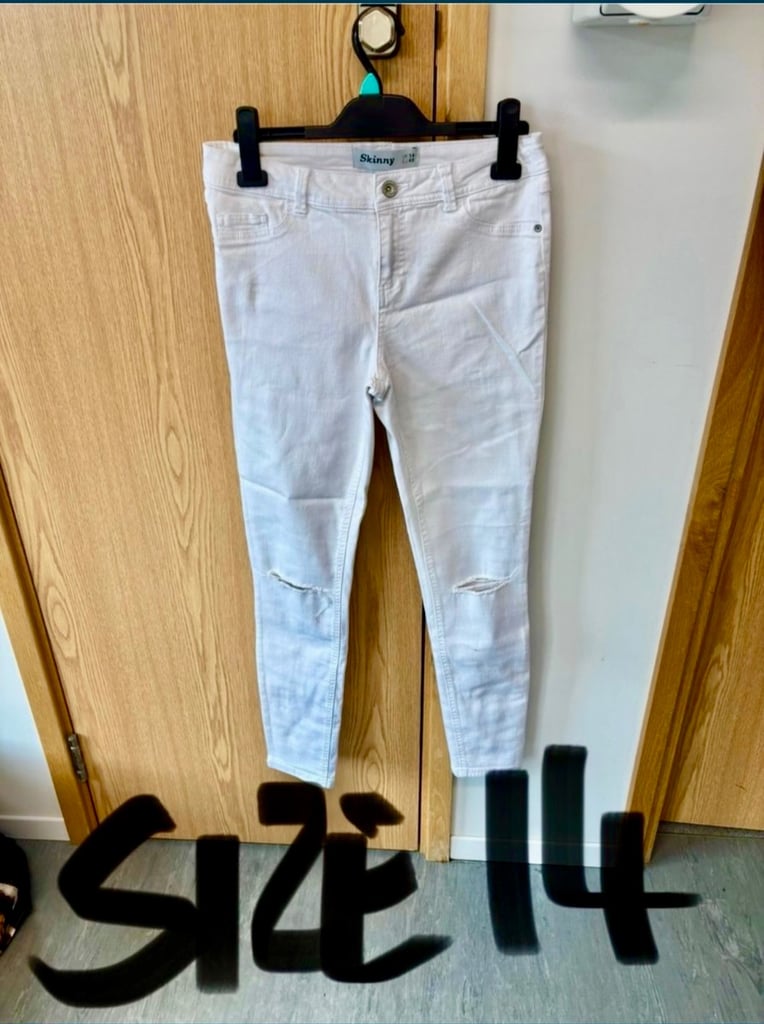 Women’s Clothing Size 14