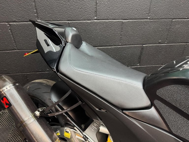 2011 Aprilia Tuono 1000 V4 1000 V4 R APRC Petrol Manual (165 bhp)