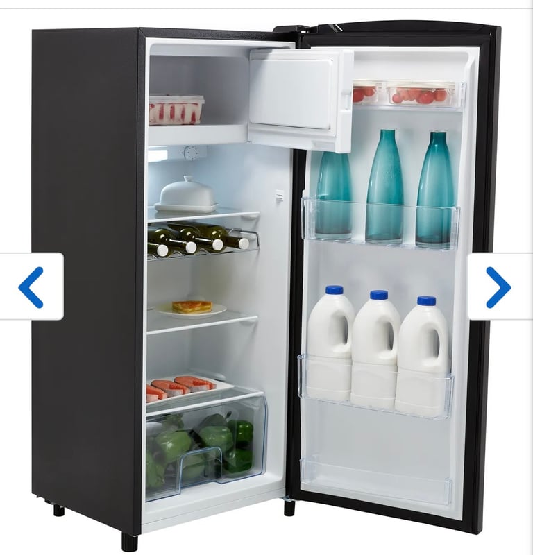 Hisense tall fridge with ice box