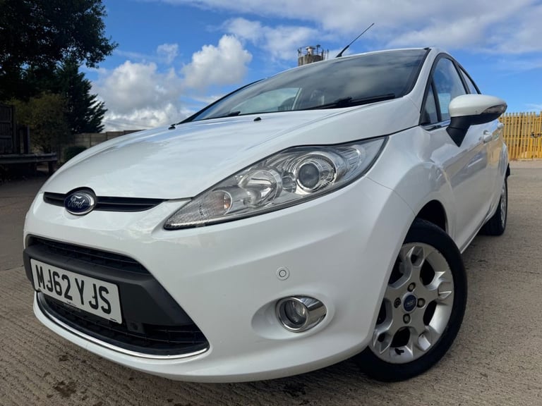 FORD FIESTA ZETEC 1.4 5 5 DOOR*LOW MILEAGE*ONLY 50,000 MILES*FULL MOT*HISTORY*