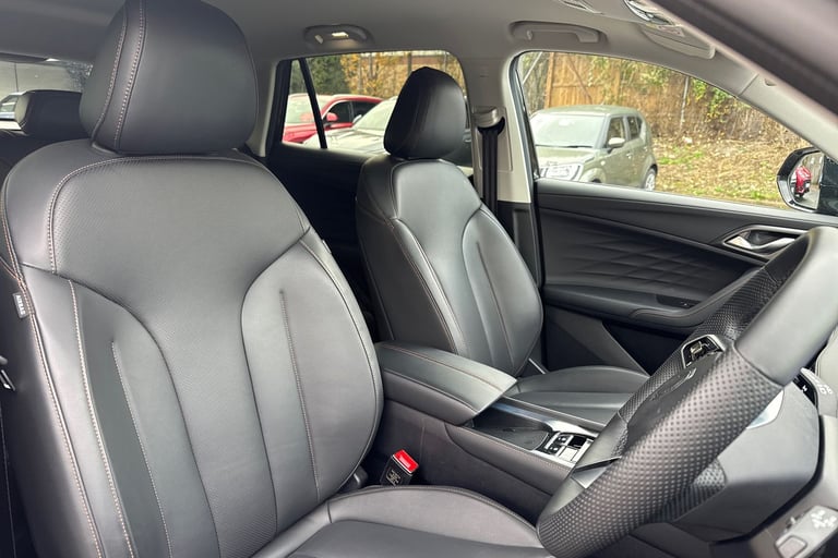 2025 MG MG HS 106287 Hatchback Petrol Automatic