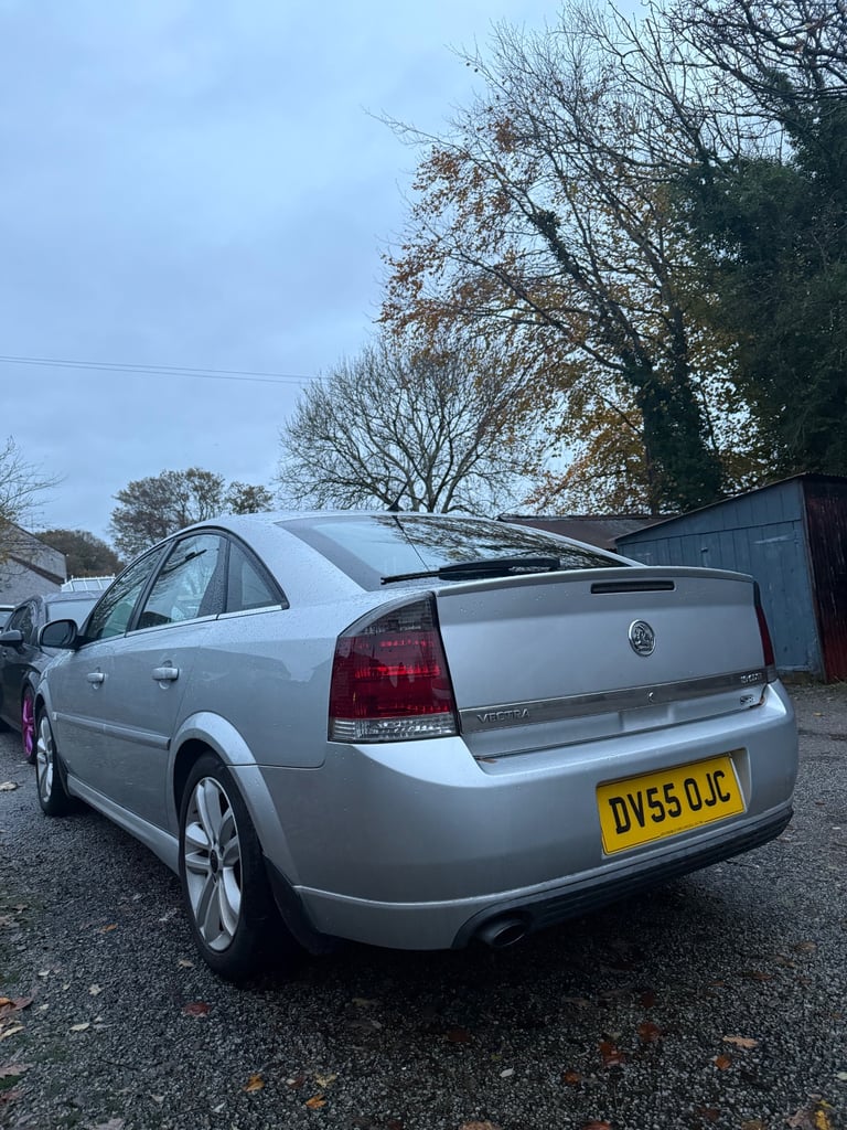 Vauxhall, VECTRA, Hatchback, 2005, Manual, 1910 (cc), 5 doors