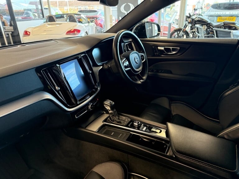  Volvo V60 2.0 D4 [190] R DESIGN Pro 5dr Auto Diesel