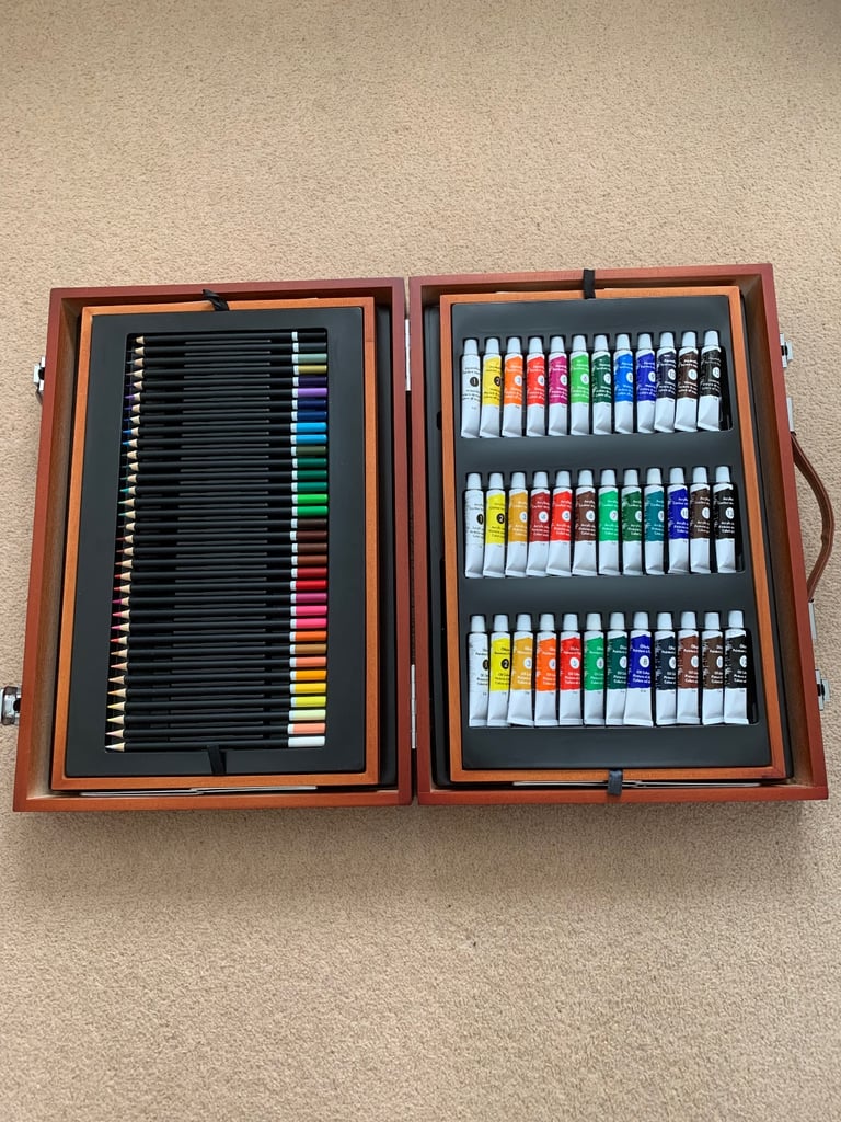 Art media case includes paint, pencils pens and pastels