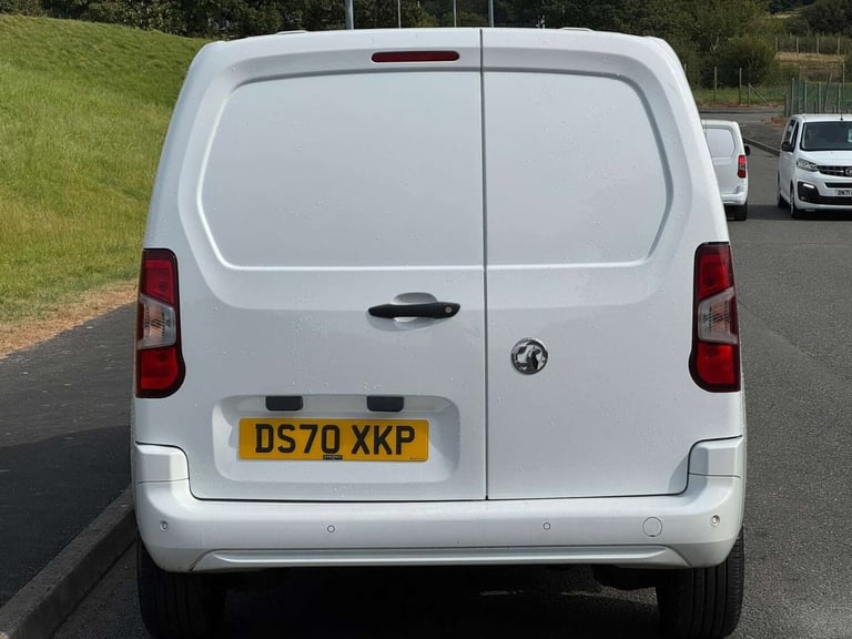 2020 Vauxhall Combo 1.5 Combo 2300 Sportive S/S Panel Van Diesel Manual