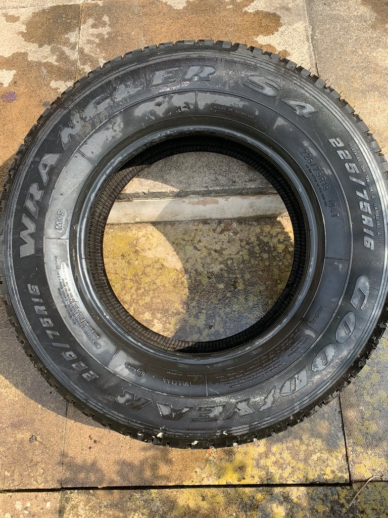 1x 225/75R16  104T GOODYEAR WRANGLER