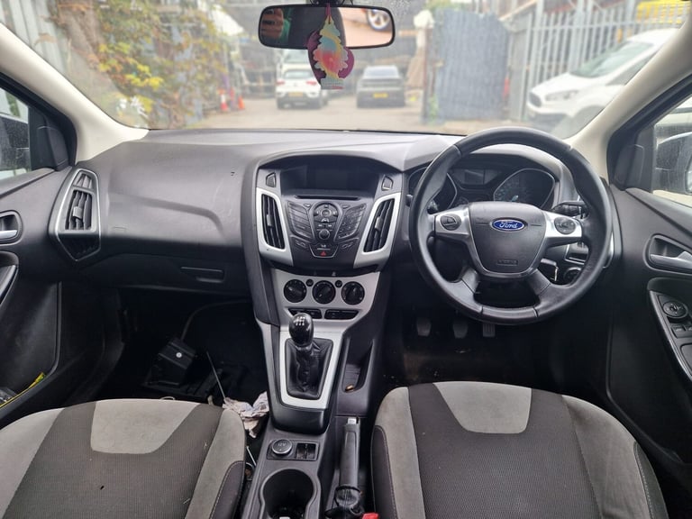 2013 Ford Focus 1.0 EcoBoost Zetec 5dr **Spare Or Repair** HATCHBACK Petrol Manual - Image 3