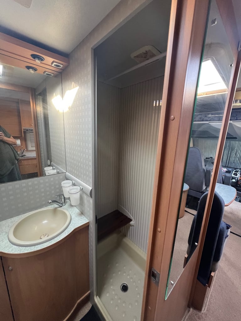 The burstner elegance 6.9 motorhome lovely condition  + £3000 of accessories 
