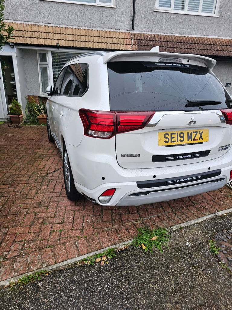 Mitsubishi, OUTLANDER, Estate, 2019, Other, 2360 (cc), 5 doors