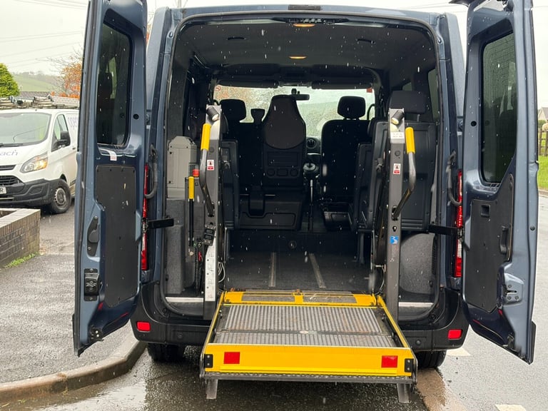 2016 Renault Master SL28dCi 125 Business AUTOMATIC WHEELCHAIR ACCESS/CAMPER PANEL VAN Diesel Auto...