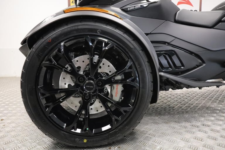 2025 Can-Am Spyder RT Limited Trike Carbon Black - IN STOCK NOW 