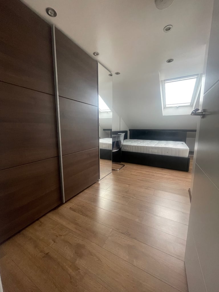 Double room to rent, (first floor two bedroom flat  to share)