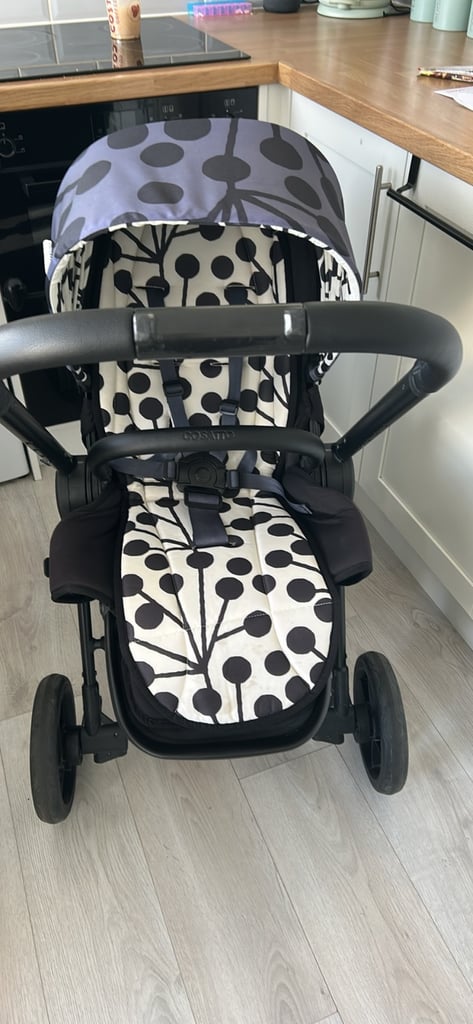 Cosatto wowee travel system