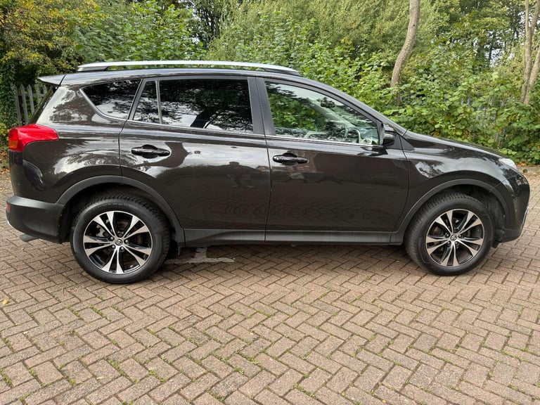TOYOTA RAV4 2.0 D-4D Invincible 4x4 2015