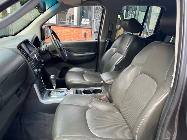 2015 Nissan Navara Double Cab Pick Up Tekna 2.5dCi 190 4WD Auto PICK UP Diesel Automatic