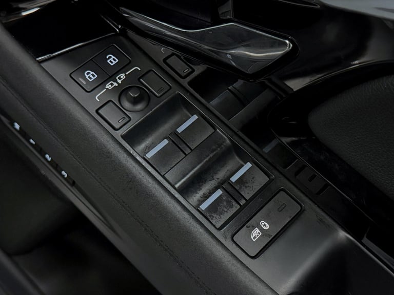 2022 Land Rover Range Rover Evoque 2.0 D200 MHEV R-Dynamic SE SUV 5dr Diesel Auto 4WD Euro 6 (s/s...