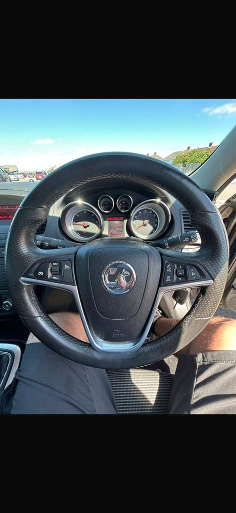 Vauxhall, INSIGNIA, Hatchback, 2013, Manual, 1956 (cc), 5 doors