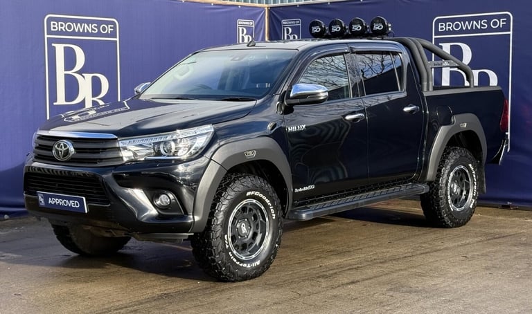2019 Toyota Hilux 2.4 D-4D Invincible 50 Pickup Double Cab 4dr Diesel Auto 4WD Euro 6 (s/s) ( Pic...