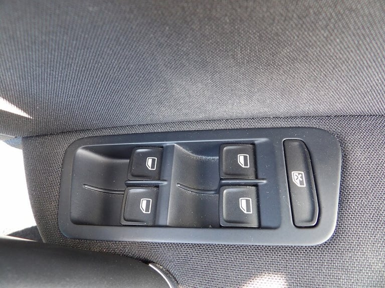 2015 Volkswagen Golf 85kW e-Golf 5dr Auto HATCHBACK ELECTRIC Automatic