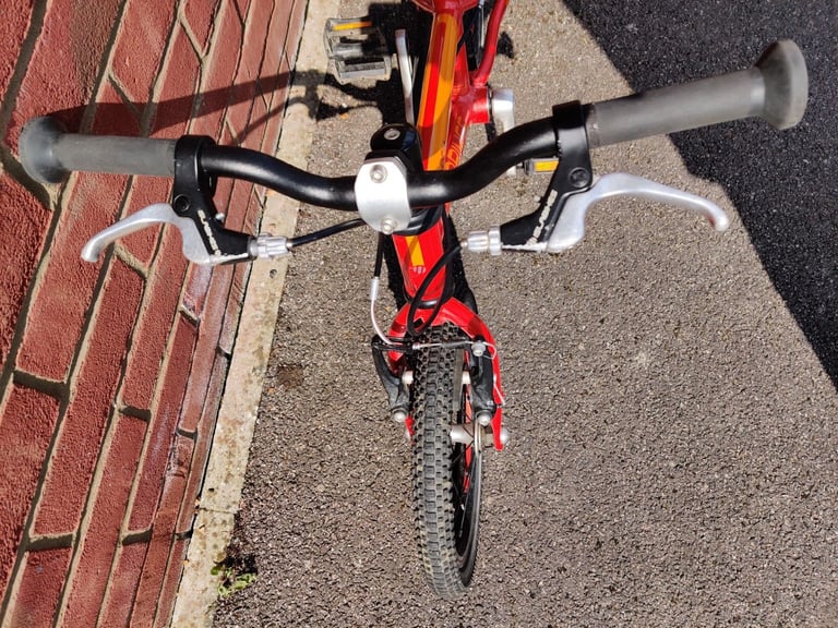 Islabikes Cnoc 14S kids bike - small frame version - red