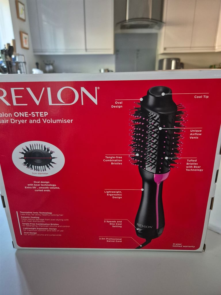 REVLON Salon One-Step Hair Dryer and Volumisee