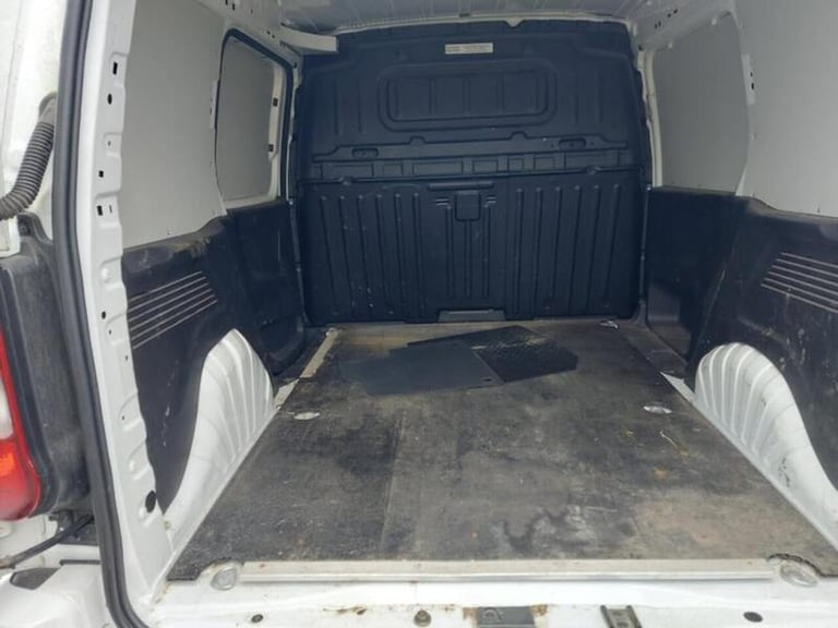 2020 Vauxhall Combo 2300 1.5 Turbo D 100ps H1 Sportive Van PANEL VAN DIESEL Manual
