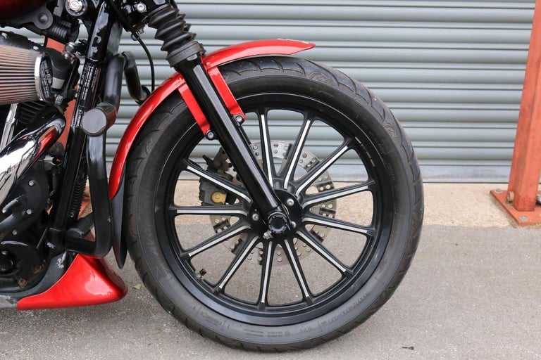 Harley-Davidson XL883N SPORTSTER IRON 2013