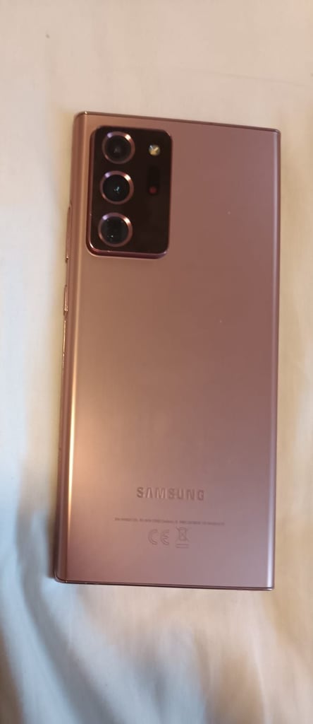 Samsung note 20 256gb very good.