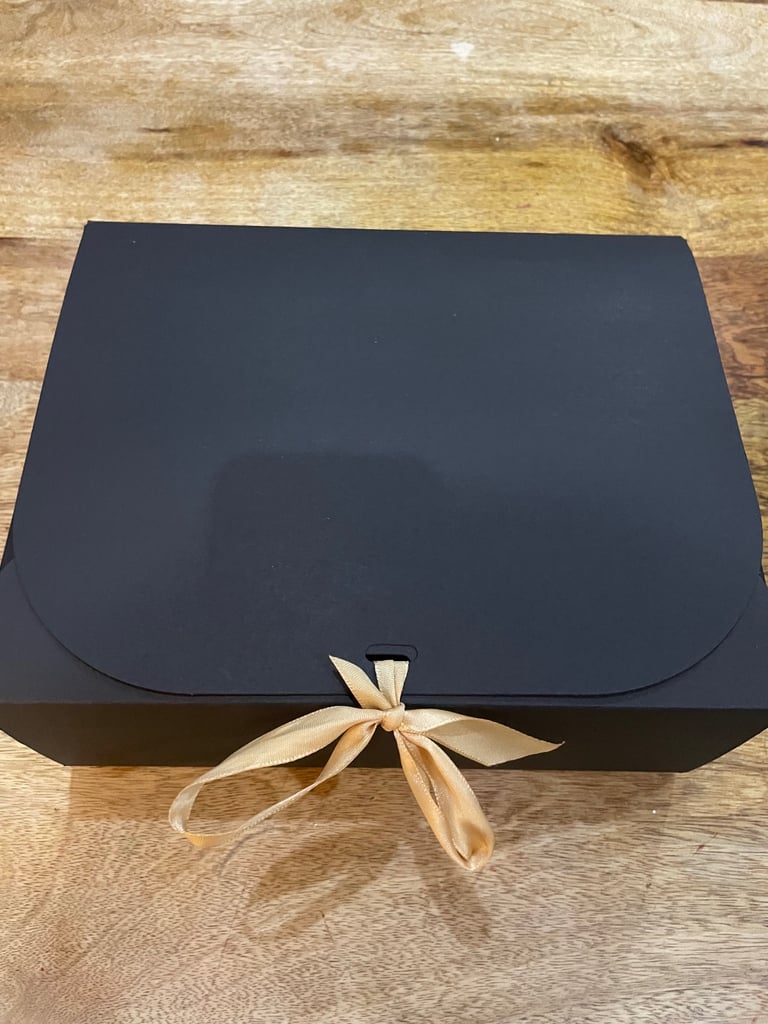 Make up gift boxes