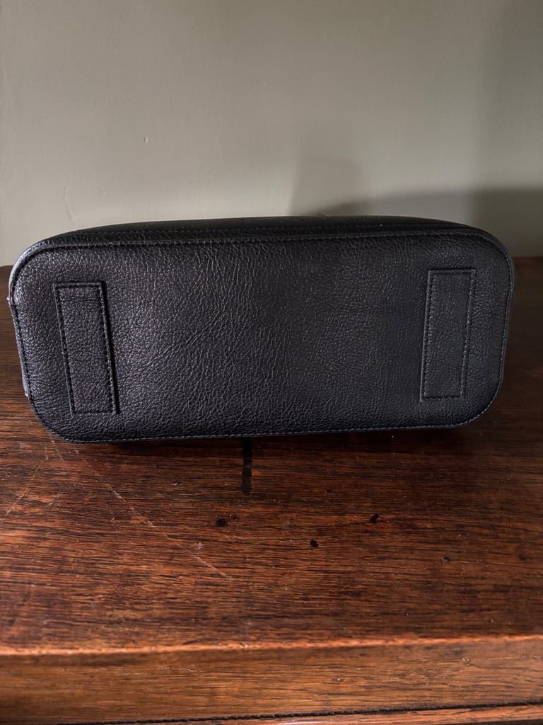 Tommy Hilfiger Leather Grab bag