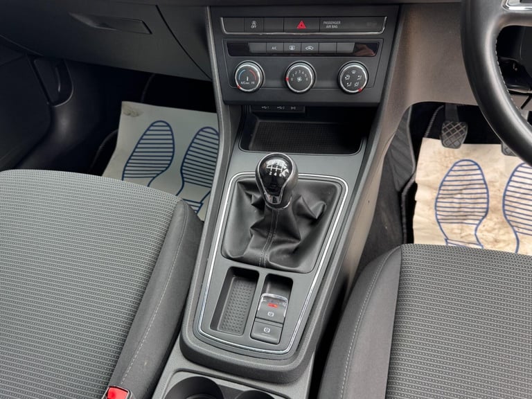 2018 SEAT Leon 1.2 TSI SE Dynamic Technology Euro 6 (s/s) 5dr HATCHBACK Petrol Manual