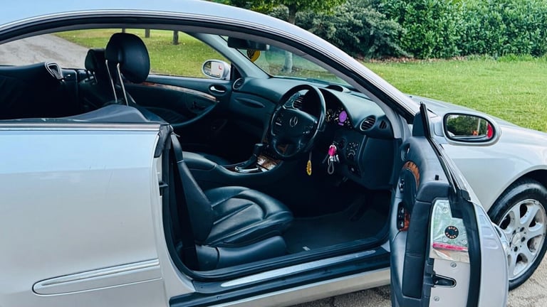 Mercedes-Benz CLK 3.2 CLK320 Elegance 2dr Petrol Automatic - Image 13