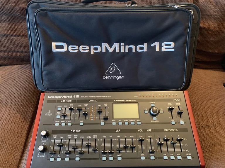 Behringer Deepmind 12D