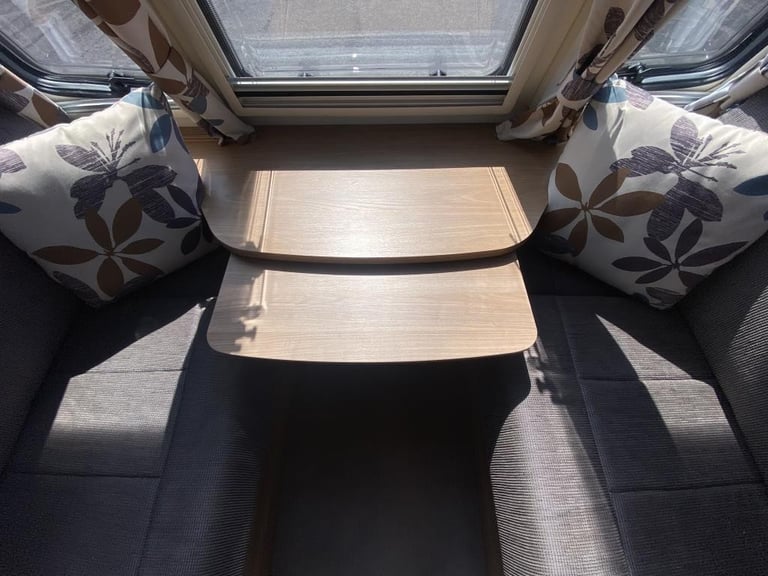 2017 BAILEY PEGASUS PALERMO 5 BERTH FAMILY CARAVAN