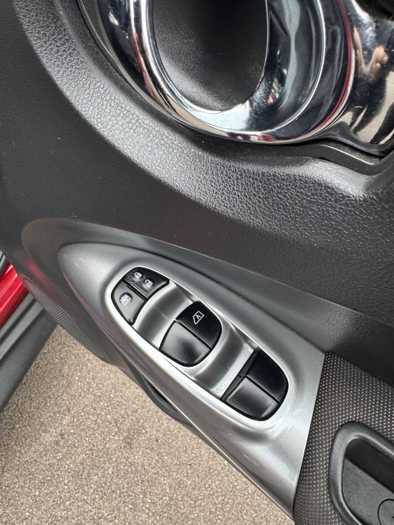 2011 Nissan Juke 1.6 Acenta Euro 5 5dr HATCHBACK Petrol Manual