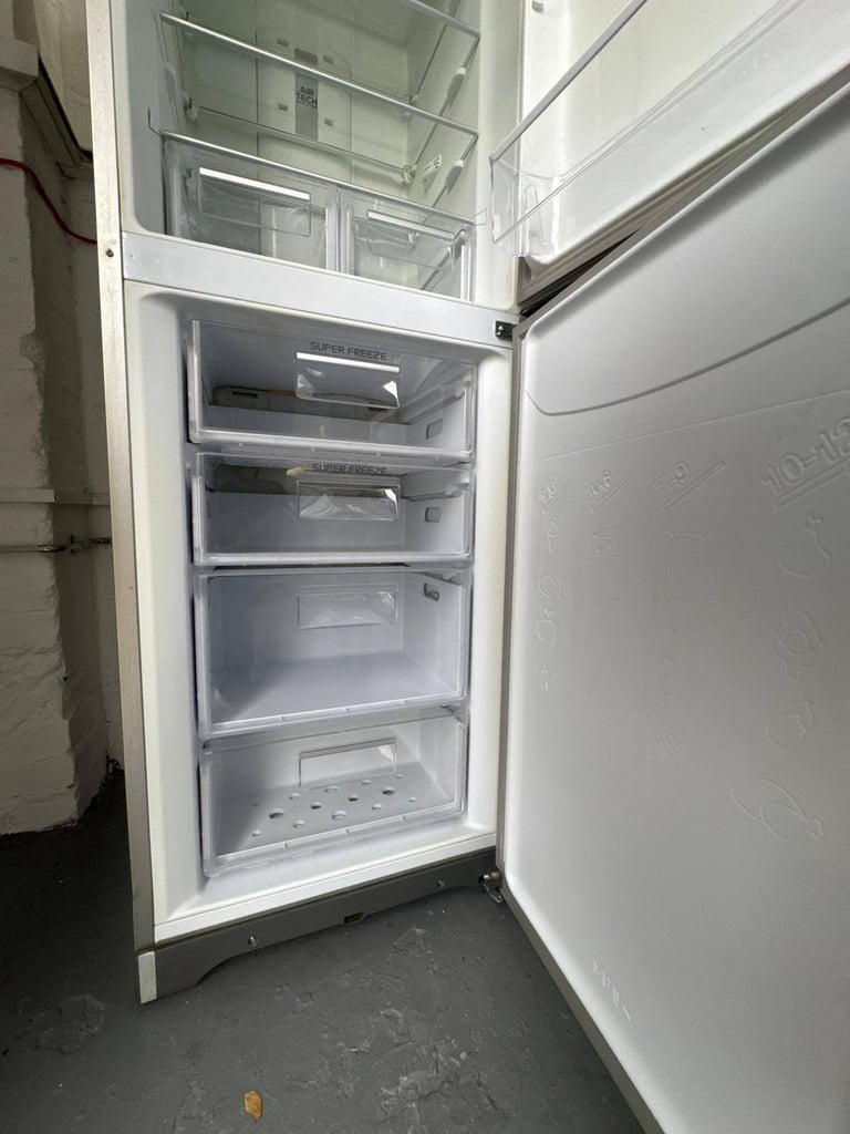 Hotpoint 60/40 Frost Free Fridge Freezer – Graphite - Free Same Day Delivery