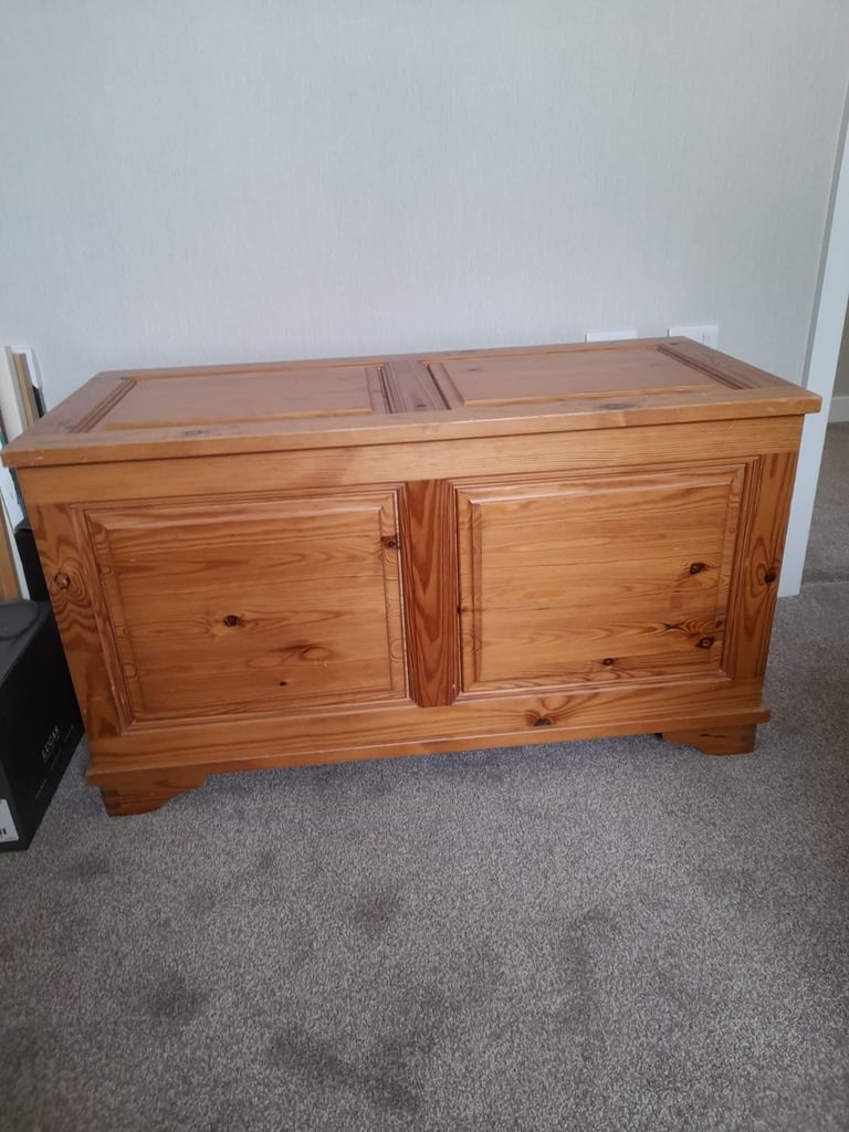 image for Wooden Ottoman Trunk (solid pine)