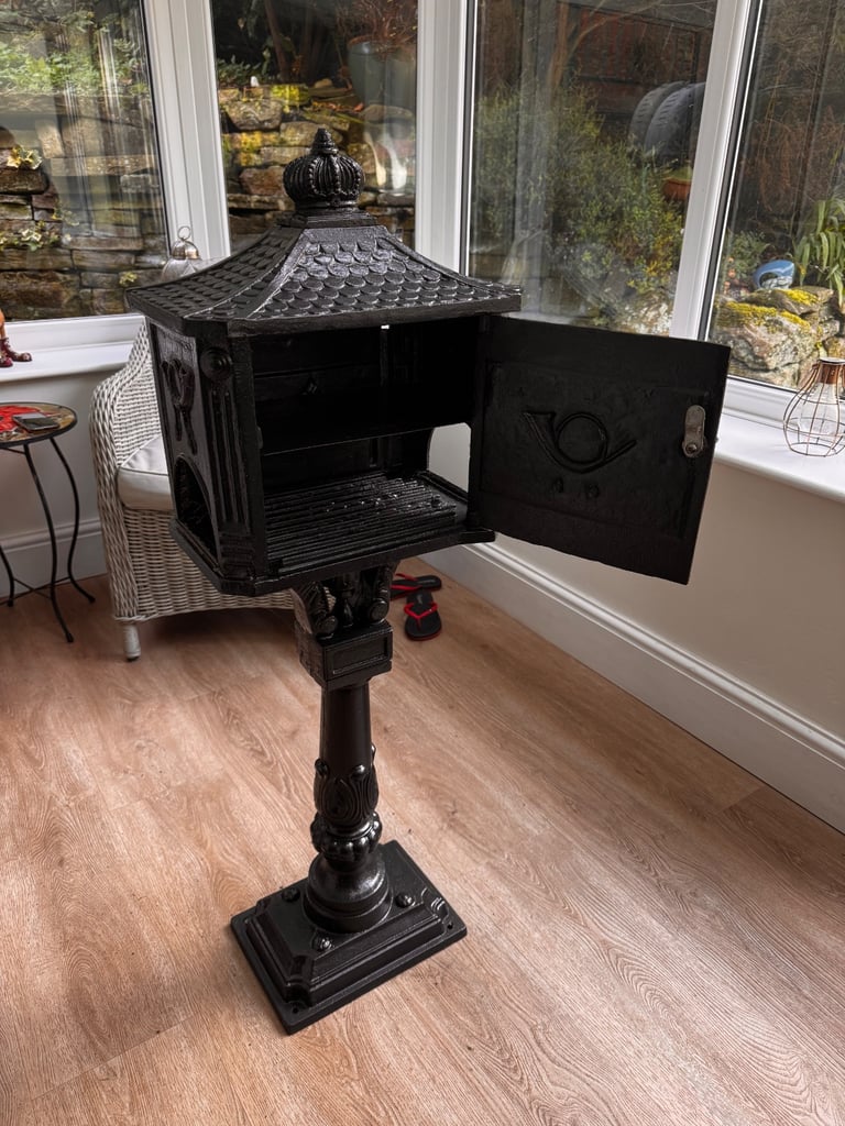 Cast iron Postbox