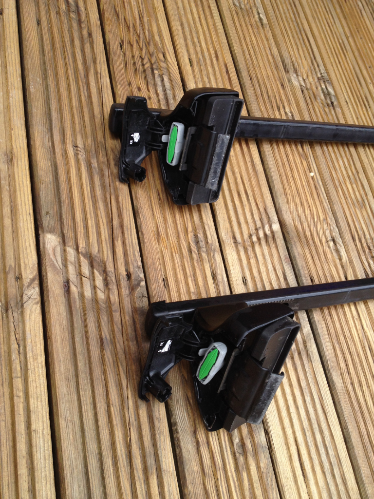 THULE Black Square Bar Full Roof Bar System