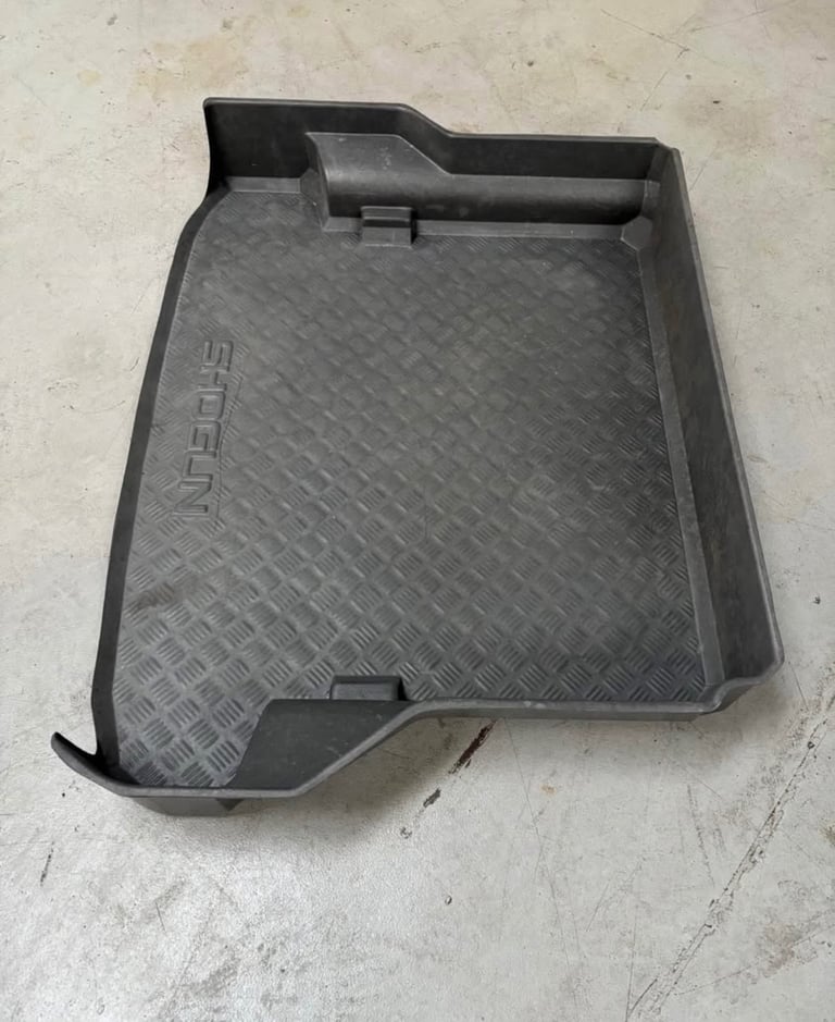 MITSUBISHI SHOGUN MK3 LWB HEAVY DUTY BOOT LINER 