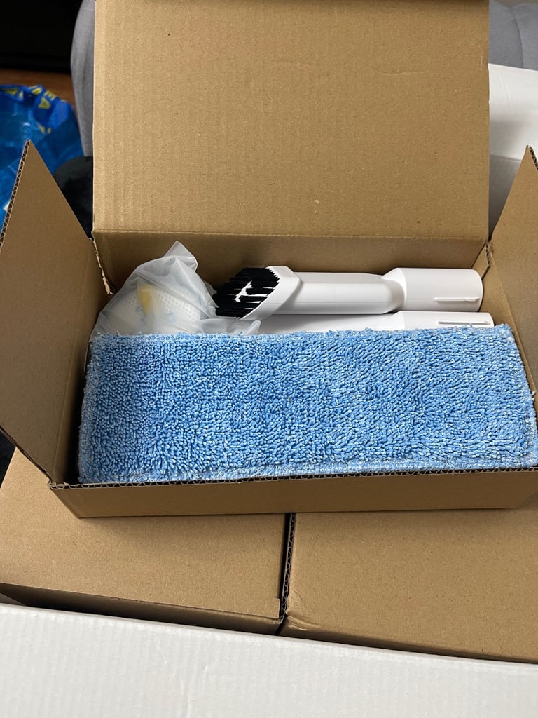 Vacuum cleaner 2 in one suction and wipe 