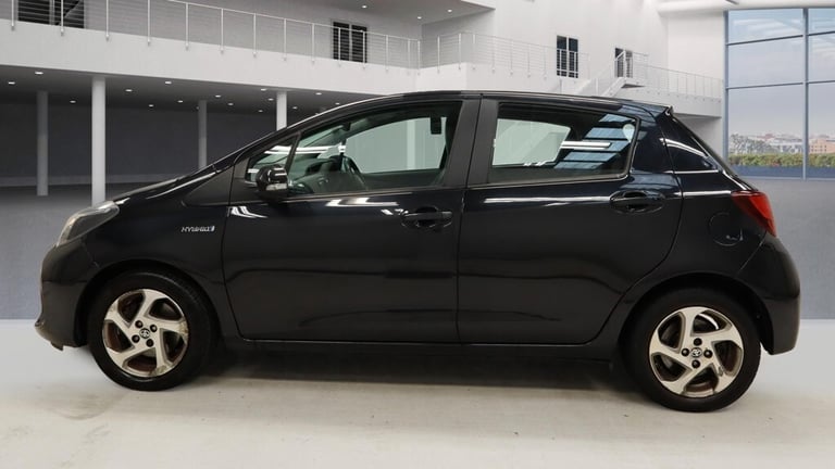 2014 Toyota Yaris 1.5 Hybrid Icon 5dr CVT HATCHBACK Petrol/Electric Hybrid Automatic
