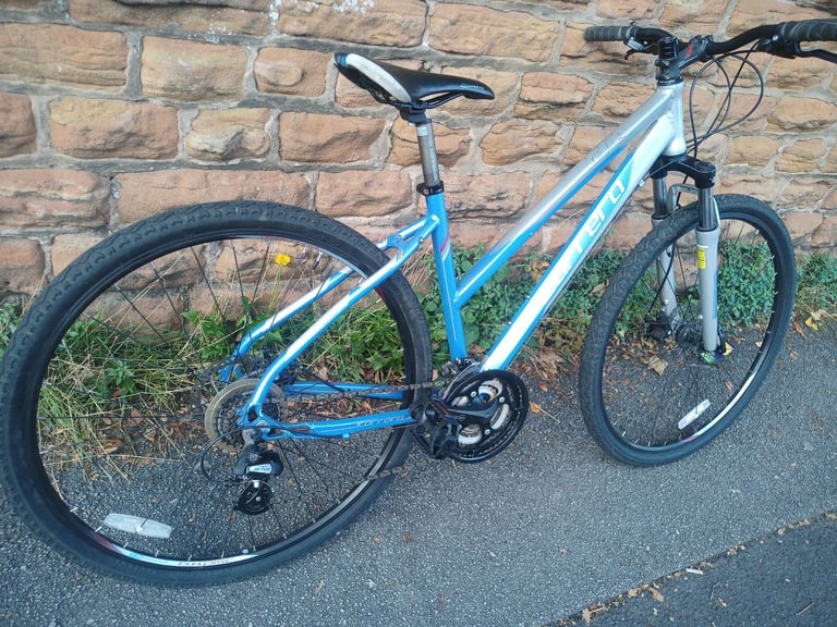 Carrera Crossfire 2 Ladies Hybrid Bike VGC