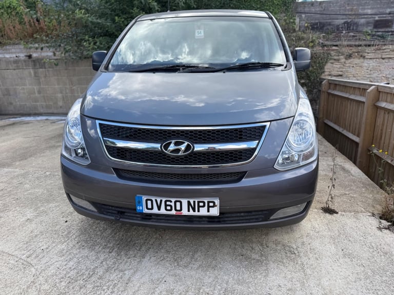 image for 2010 Hyundai i800 2.5 CRDi Style Euro 4 5dr MPV Diesel Manual